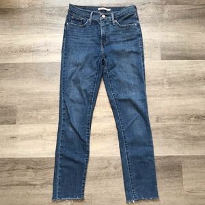 Levi’s Shaping Skinny Jeans High Rise Medium Wash